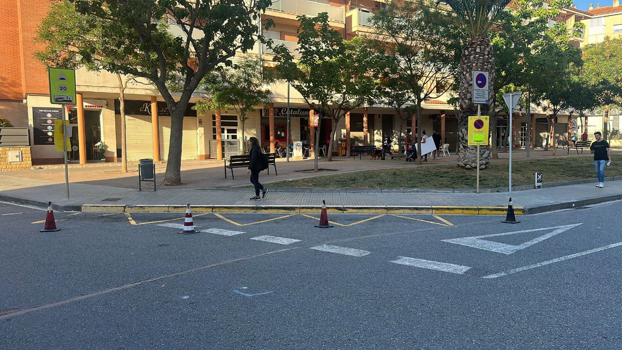 Tasques habilitació sentit únic de la circulació al carrer de Lluís Puigjaner, entre Arquebisbe Ramon Torrella i Avinguda de Francesc Macià 