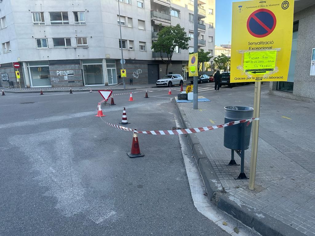 Tasques habilitació sentit únic de la circulació al carrer de Lluís Puigjaner, entre Arquebisbe Ramon Torrella i Avinguda de Francesc Macià 