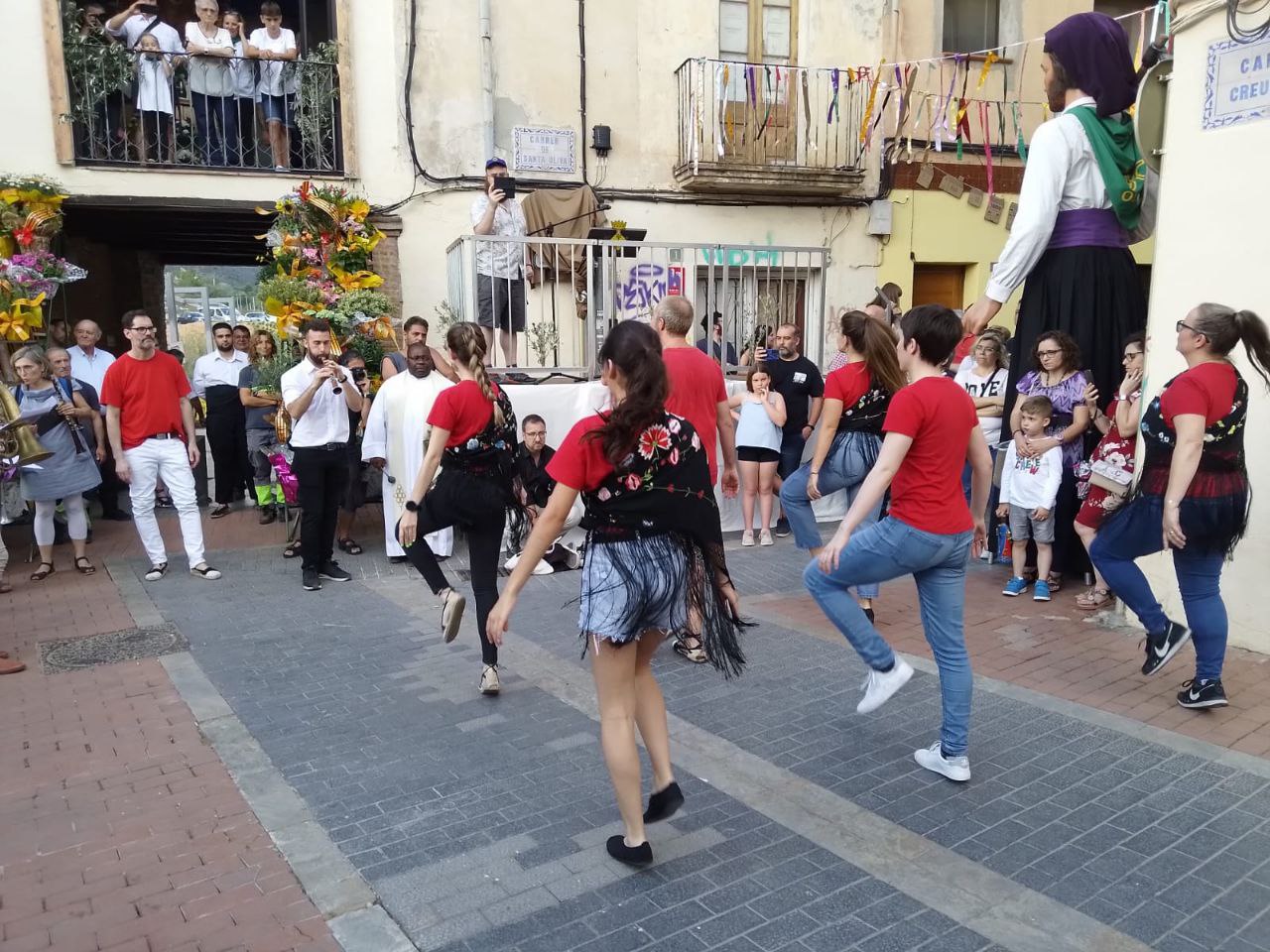 Festes de Santa Oliva 2023. Ofrena floral.