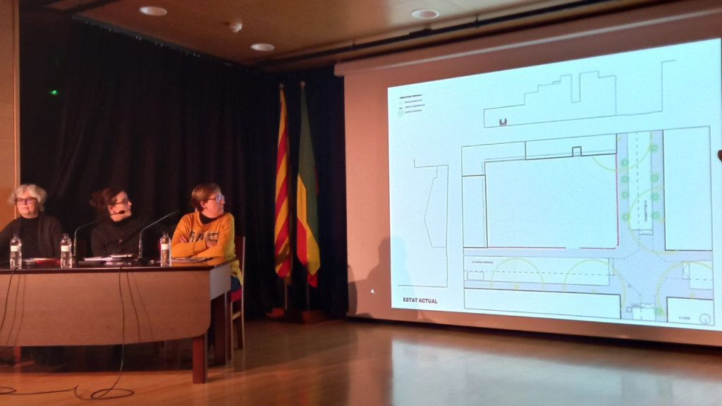 Presentació de la Responsable del departament de Participació Ciutadana, i les arquitectes del projecte