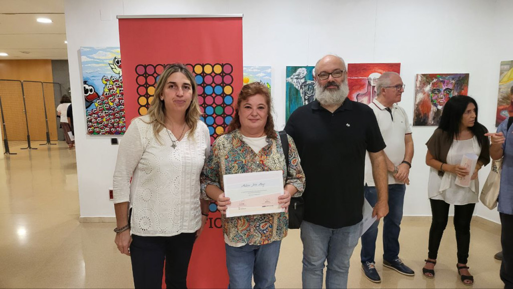 Entrega del diploma commemoratiu