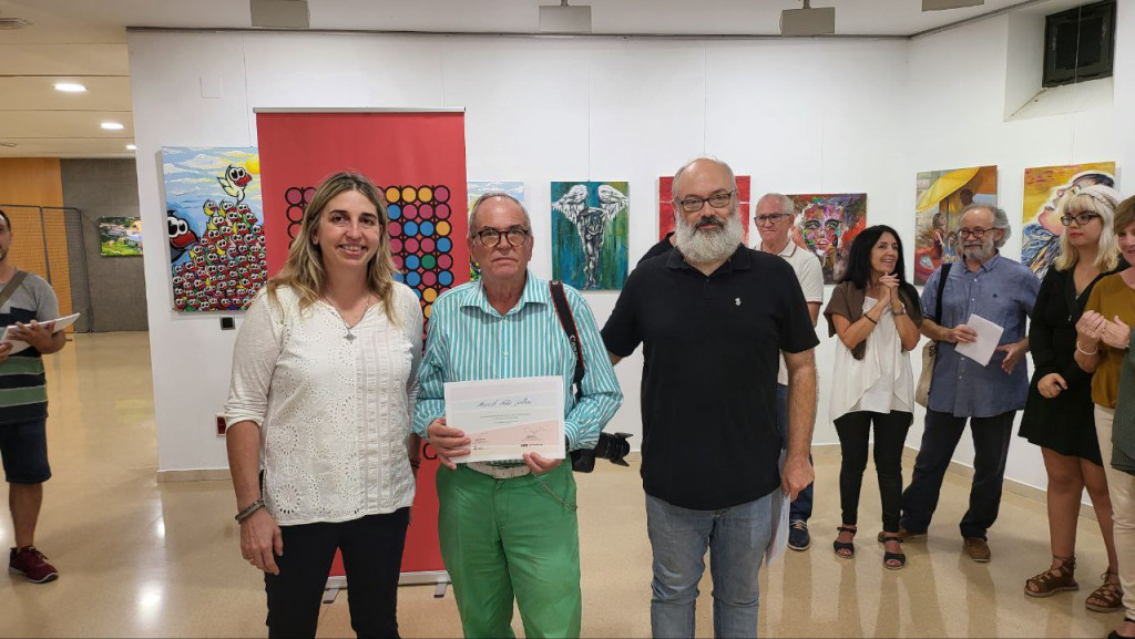 Entrega del diploma commemoratiu