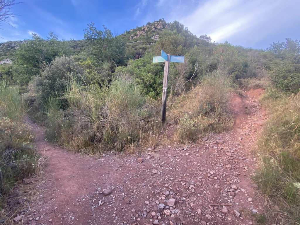 Ascens a la Creu de Saba des de la masia Puigventós