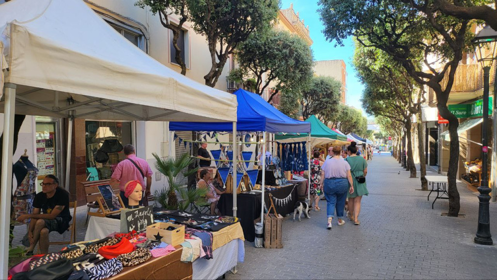 Parades d'artesania als carrers de Salvador Casas, dels Arbres i la Plaça de les Fonts