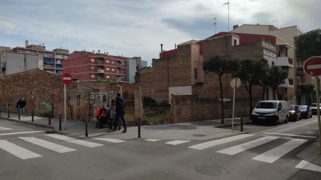 Cantonada carrer dels arbres on s'ubicarà el nou espai de l'Eixample