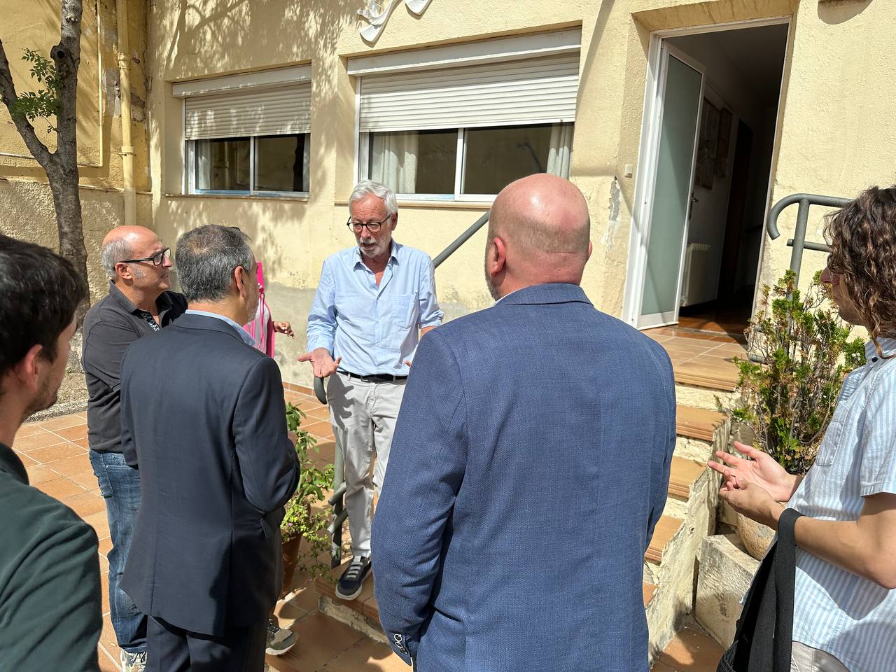 L'Equip de Govern i el Delegat del Govern a Barcelona, Joan Borràs, visiten la residència de l'Associació Santa Oliva per la Inclusió