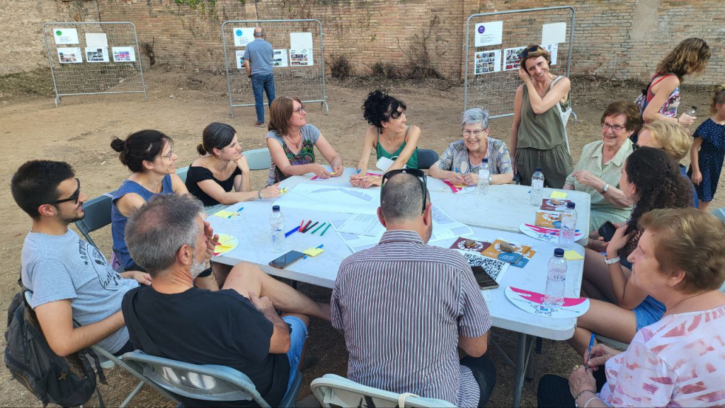 Taula de veïns participants en el Taller