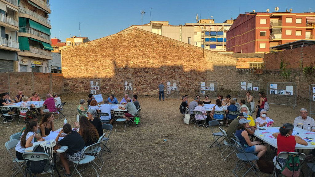 Participants al taller participatiu del nou espai públic de l'Eixample