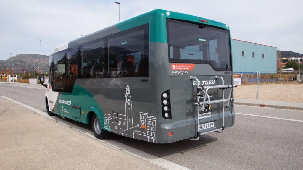 Vista trasera del nou bus urbà