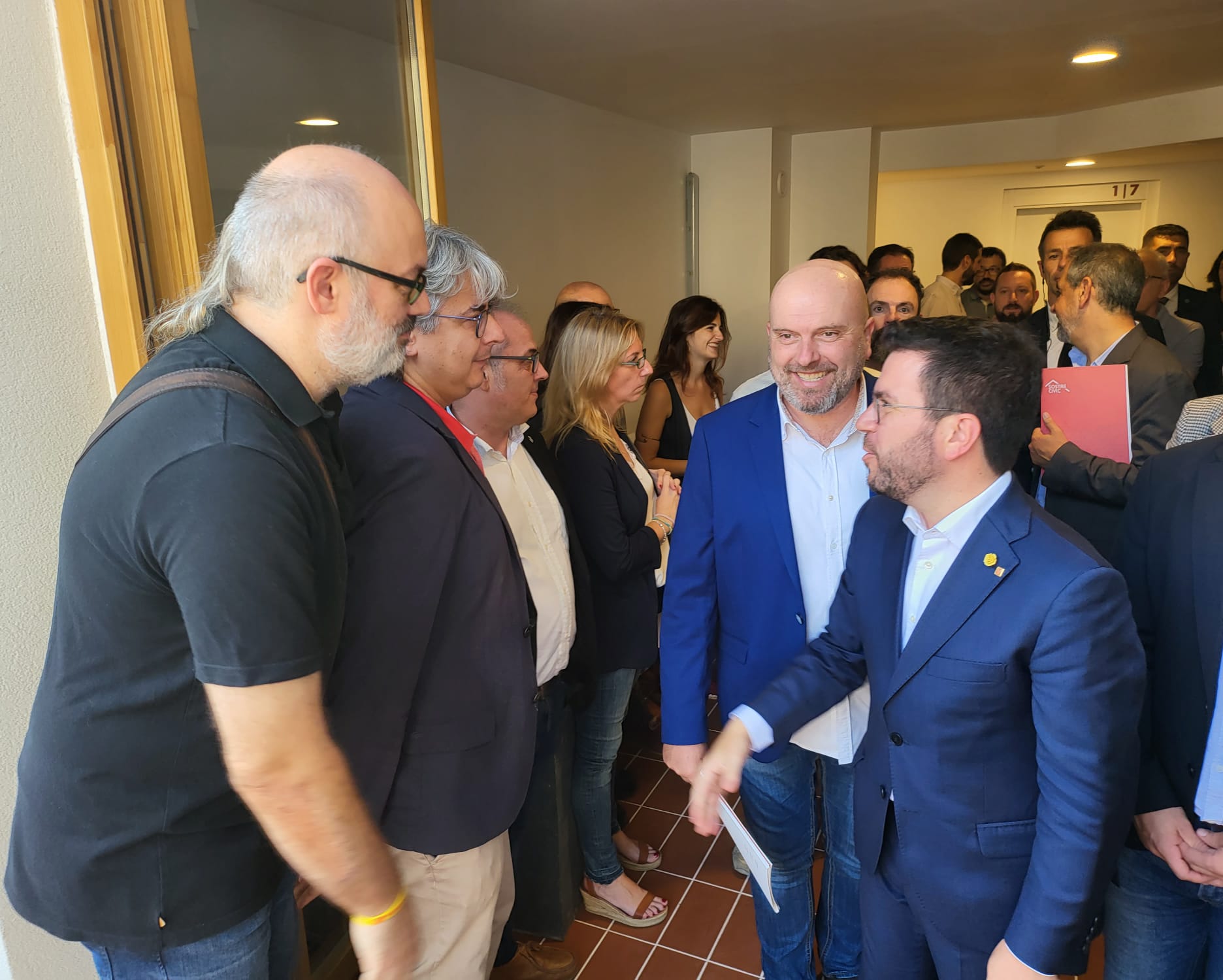 Inauguració de La Xicoira. El president de la Generalitat amb membres de l'equip de govern.