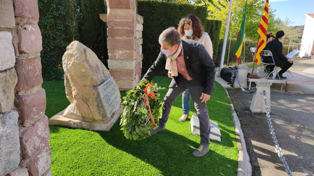 Ofrena Floral del Bloc al Cementiri de Can Singla