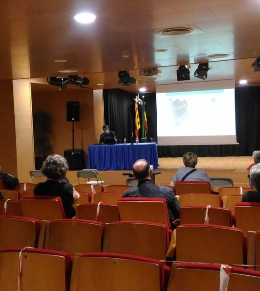 Veïns i Veïnes dels closos a l'acte informatiu a l'Auditori sobre el futur del barri