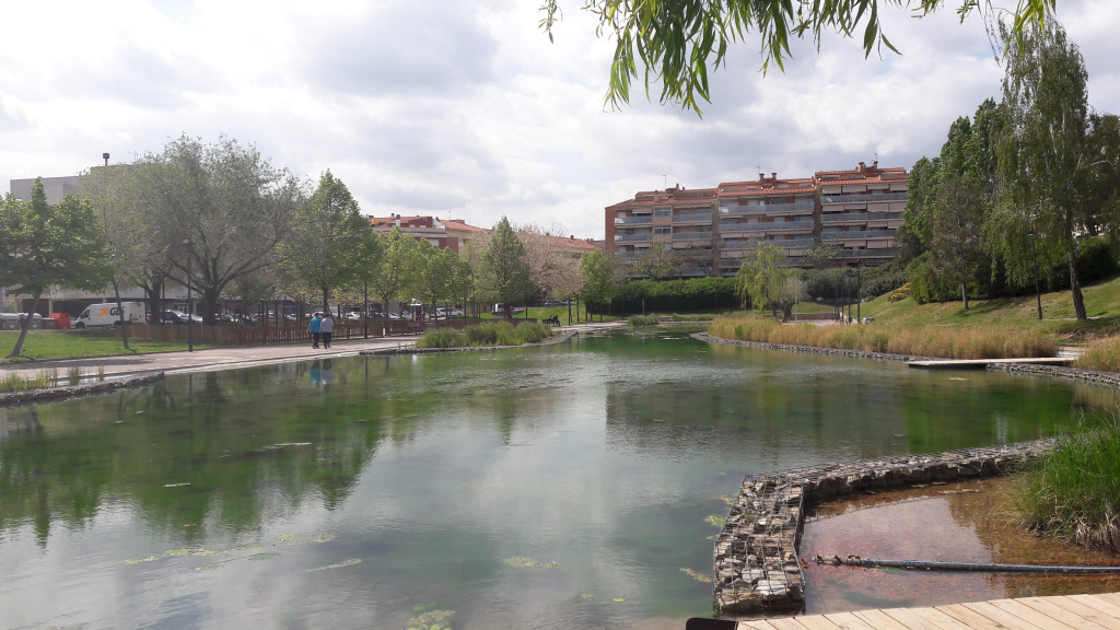 Vista del llac del parc municipal