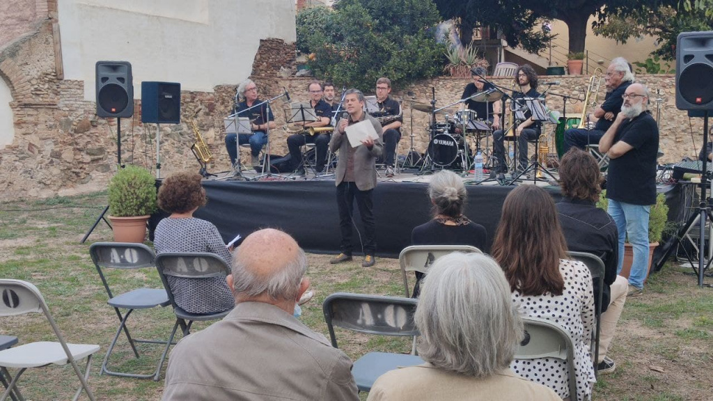 Assistents al concert al pati de Cal Puigjaner 