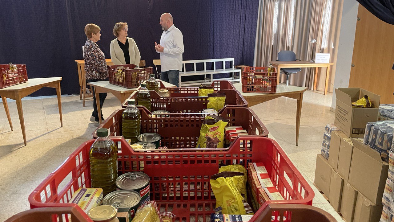 Visita de l'alcalde Jordi Parent, al Voluntariat Vicencià