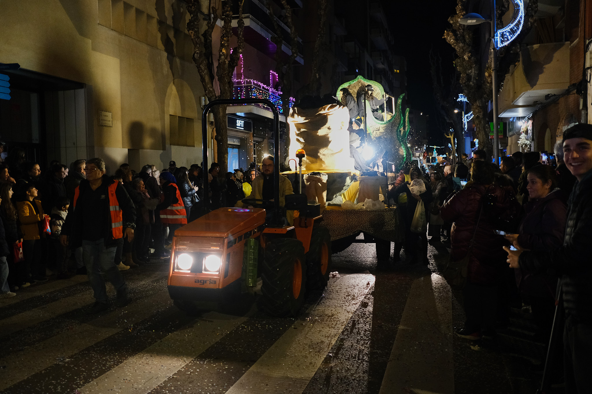 Fotografia de la Cavalcada de Ses Majestats els Reis d'Orient a Olesa el 2024