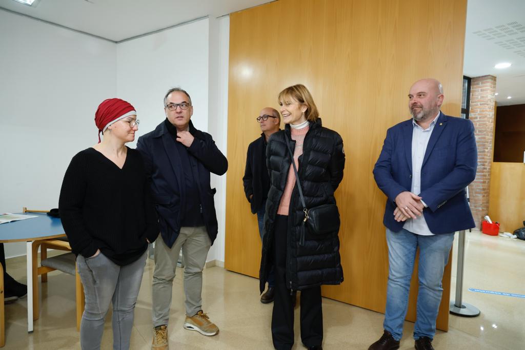 Visita de la presidenta de la Diputació de Barcelona, Lluïsa Moret, a l'Ajuntament per a les obres d'ampliació de la biblioteca Santa Oliva